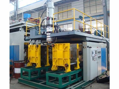 大（dà）型吹塑設備